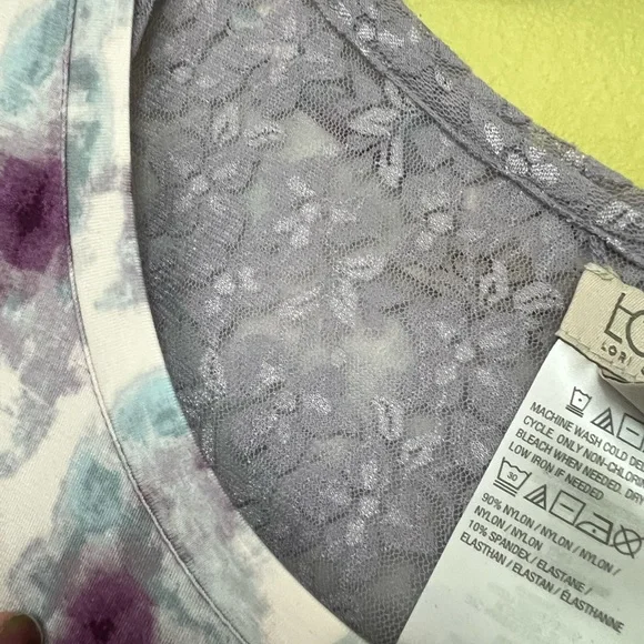 LOGO by Lori Goldstein Purple, lavender, blue and White Tunic And Lace Tank. - Picture 14 of 14